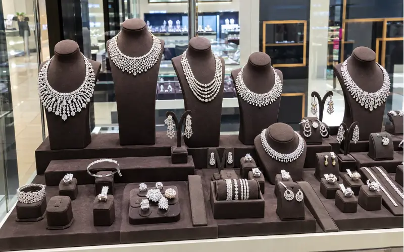 Buying Diamonds at Gold and Diamond Park