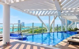 Swimming pool and leisure areas